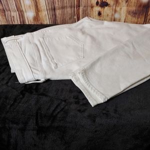Abercrombie & Fitch white skinny jeans